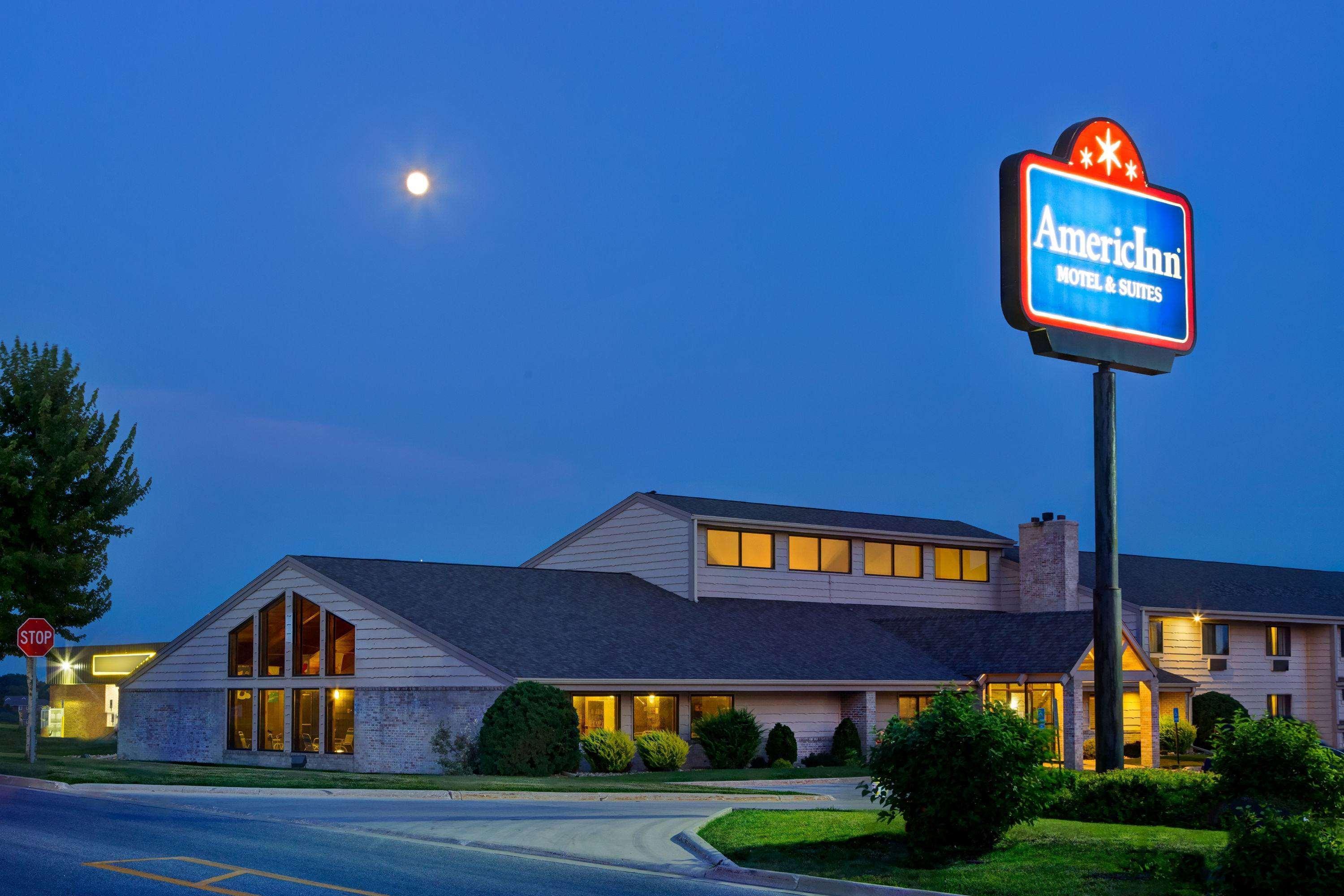 Americinn By Wyndham Грунди-Сентер Экстерьер фото